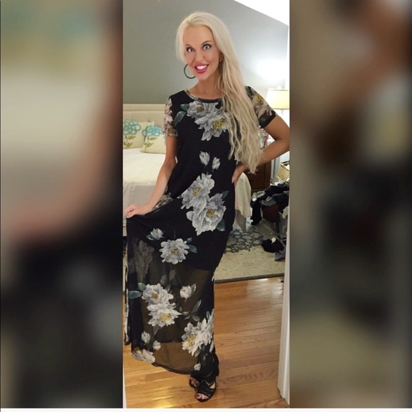 Stunning mesh overlay floral dress! - Picture 2 of 5